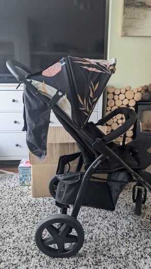 Beautiful Lionelo Stroller - Excellent Condition