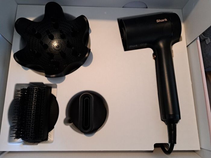 Hairdryer Shark Style IQ