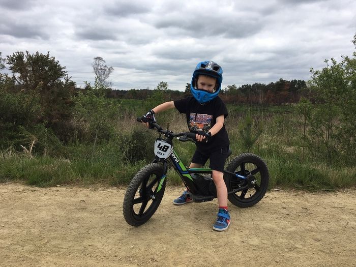 Revvi 16 Inch Lithium-ion 24v Kids Electric Balance Bike 5+ Years
