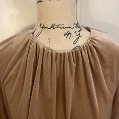 Gallery Velvet Top