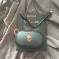 earphones