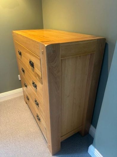 Solid Oak Chest of drawers