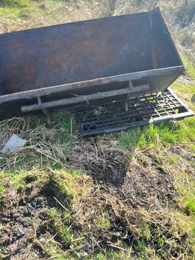 tractor bucket