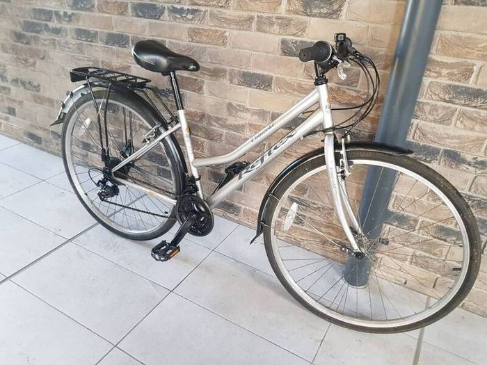 ladies bike( can deliver)