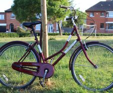 Classic Ladies City Bike 26 Inch 3 Speed Small Frame