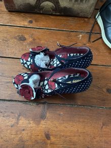 Ladies shoes