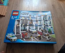 Lego 7498 Police Station
