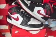 Nike Air Jordan 1 Mid Gym Red Black White 554724-122