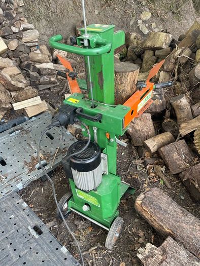 Max Axe 7 tonne electric splitter (motor issue)