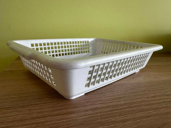 ARAVEN White Plastic Tray