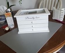 Jewellery box