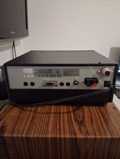 ICOM ic r 75 communications receiver