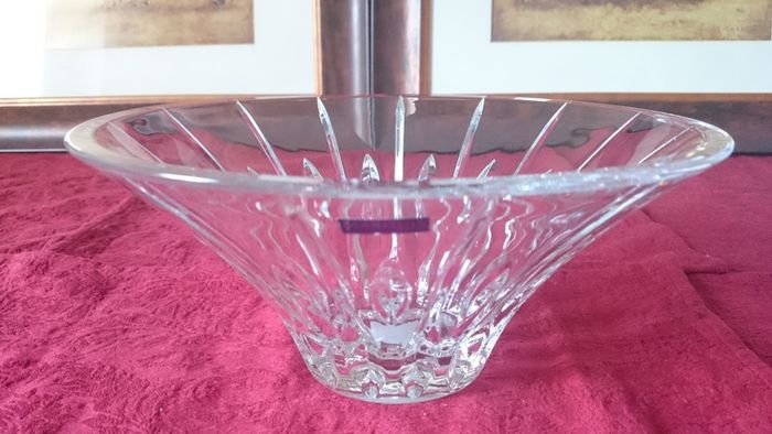 New In Box And Never Used Marquis By Waterford Crystal Sheridan Flared 10 Inch Centerpiece Bowl Made In Germany