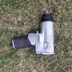 pneumatic compressed air gun