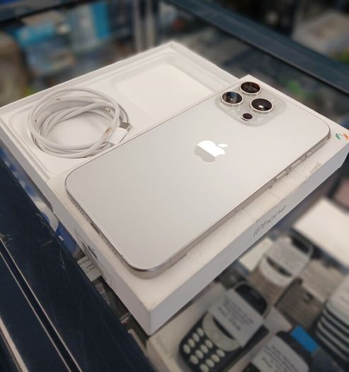 Apple iPhone 15 PRO Max 256GB SimFree Unlocked White titanium (100% its Original Battery )