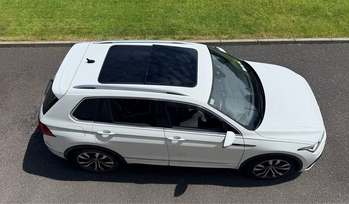 2022 VW Tiguan R-Line 2.0 TDI 150 BHP | Pan Roof