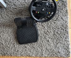 Gaming Thrustmaster steering wheel
