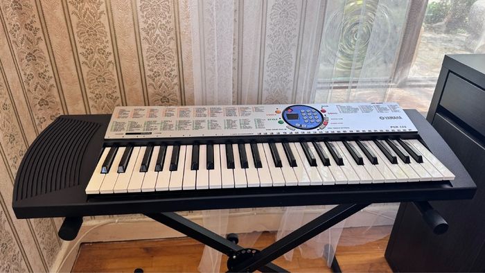 Yamaha PSR-125 keyboard