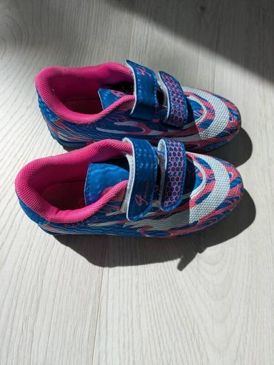 Girls Astro turf football boots