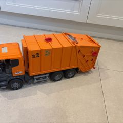 bruder bin truck