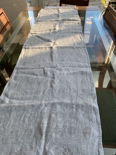 Linen table runner