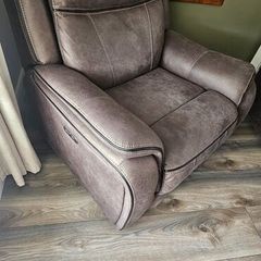 Phoenix 2 seater and 2 one sitters. Reclining