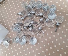 Glass press/door knobs