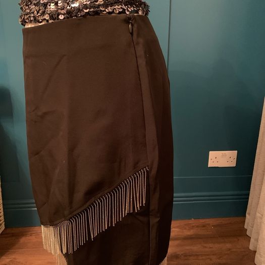 Vero Moda skirt. Brand new with tag. Size M