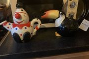 Novelty teapots
