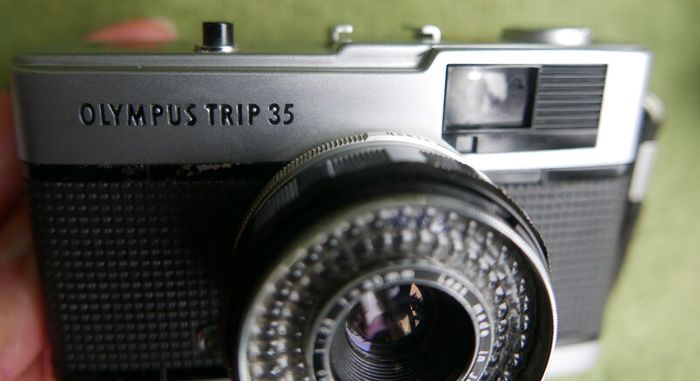 Olympus Trip 35 35mm Film Camera with  Flash - Tested