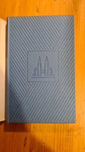 Heraldry And Genealogy By L. G. Pine. Hardback With Dustjacket In Good Condition