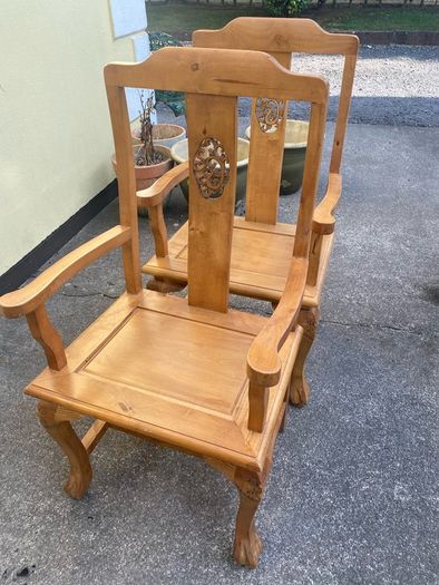 pair of chairs