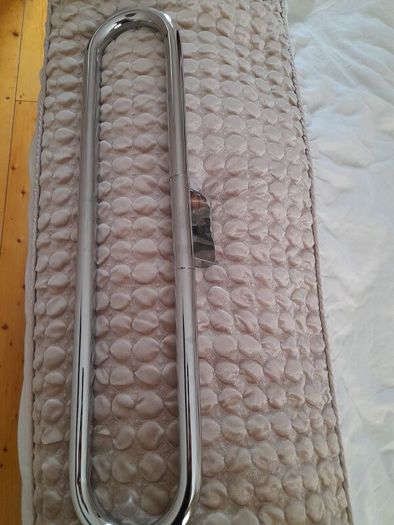 Wall mounted towel rack