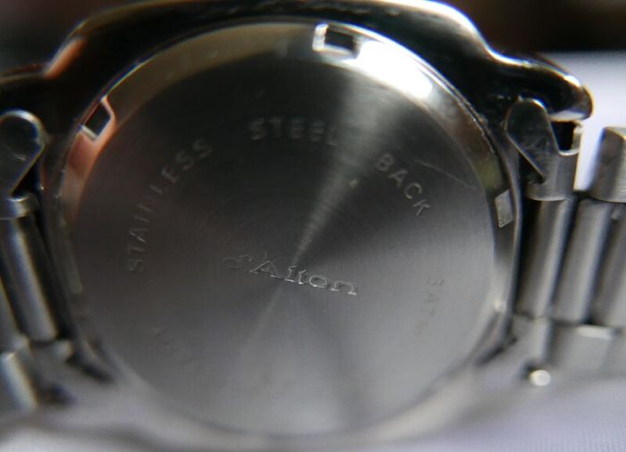 D'Alton Digital Wristwatch - Metal Bracelet and Water Resistance - fresh battery