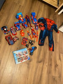 bundle of spiderman toys