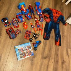 bundle of spiderman toys
