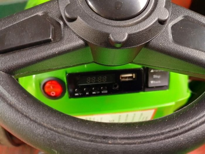 New Ex display Kids 12V Electric Ride-On Tractor