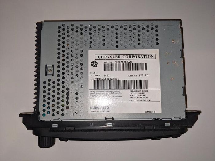 Car stereo from Chrysler PT Cruiser or Grand Voyager
