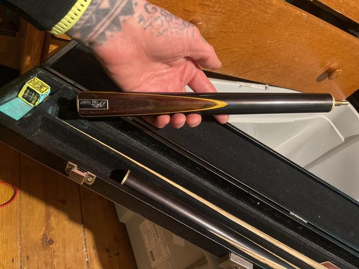 Cue Craft 18oz - 3 part snooker cue, case