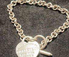 Please Return To Tiffany & Co. Sterling Silver Center Heart Tag Bracelet