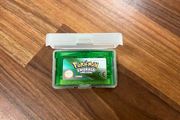 Pokemon Emerald - Nintendo Gameboy