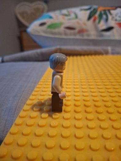 Lego star wars minifigures: Owen and Beru Lars