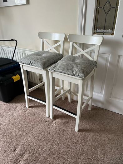 Set of 2 white Kitchen Island Chairs for sale