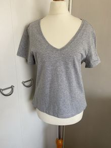 BNWT Grey V Neck Tee Shirt, size 14