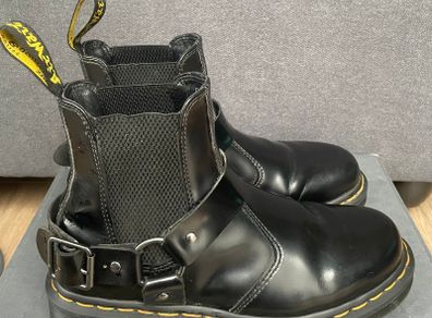 Dr. Martens Vincox Leather Chelsea Boots
