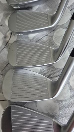 Mizuno JPX 923 Hot Metal irons and Sirxon Bag