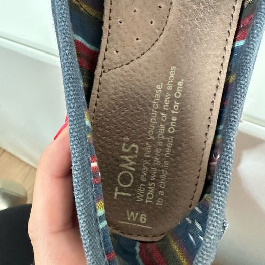 Toms navy shoes UK4