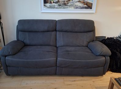 Electric recliner couch