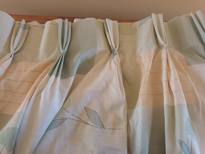 Bed throw and Matching curtains