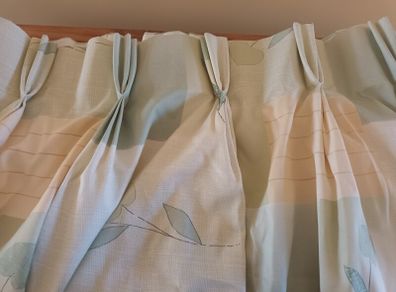 Bed throw and Matching curtains